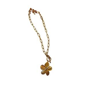 Gold Floral Pendant Paperclip Chain Necklace - Trendy Statement Piece